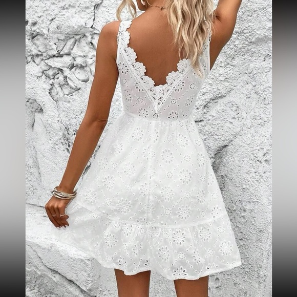 White Sheer Lace Eyelet Embroidered Plunge V Neck Back Dress Boho - Picture 3 of 7